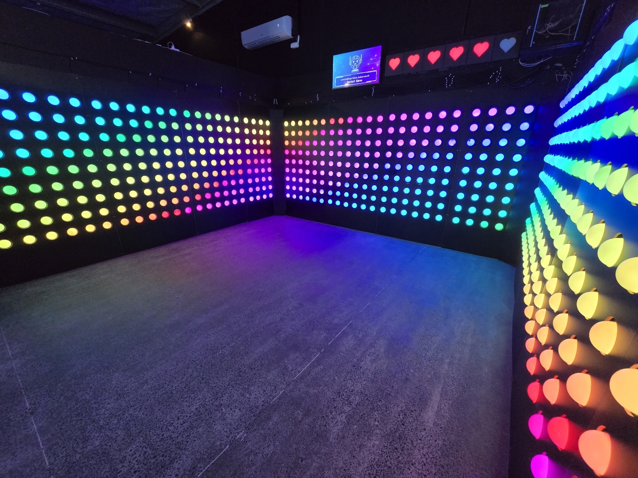 VS ARENA - hero banner 1 VS ARENA entertainment room