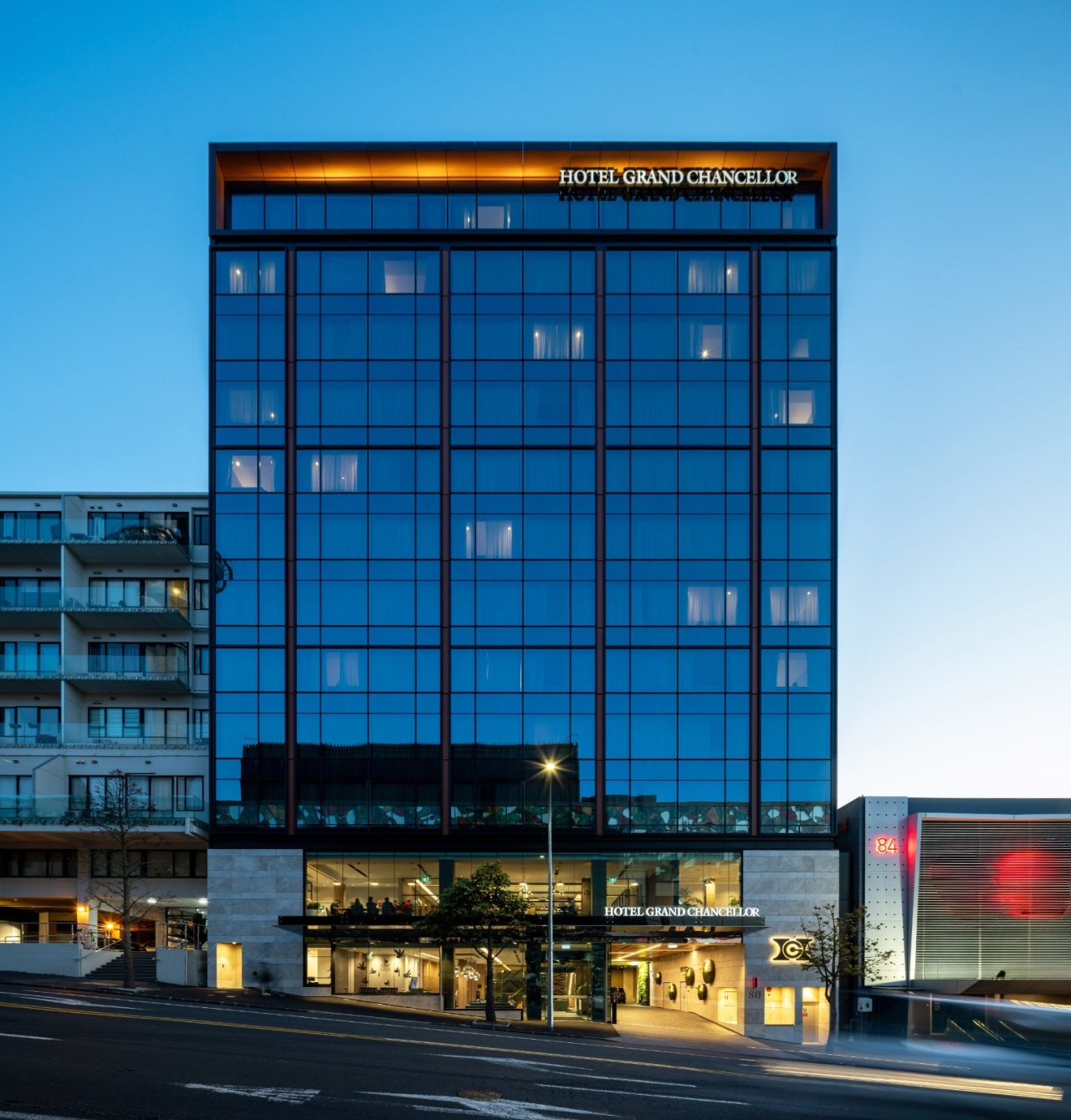 Hotel Grand Chancellor Auckland - exterior photo of hotel