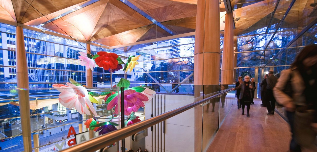 h-top10-rainy-inside-auckland-art-gallery